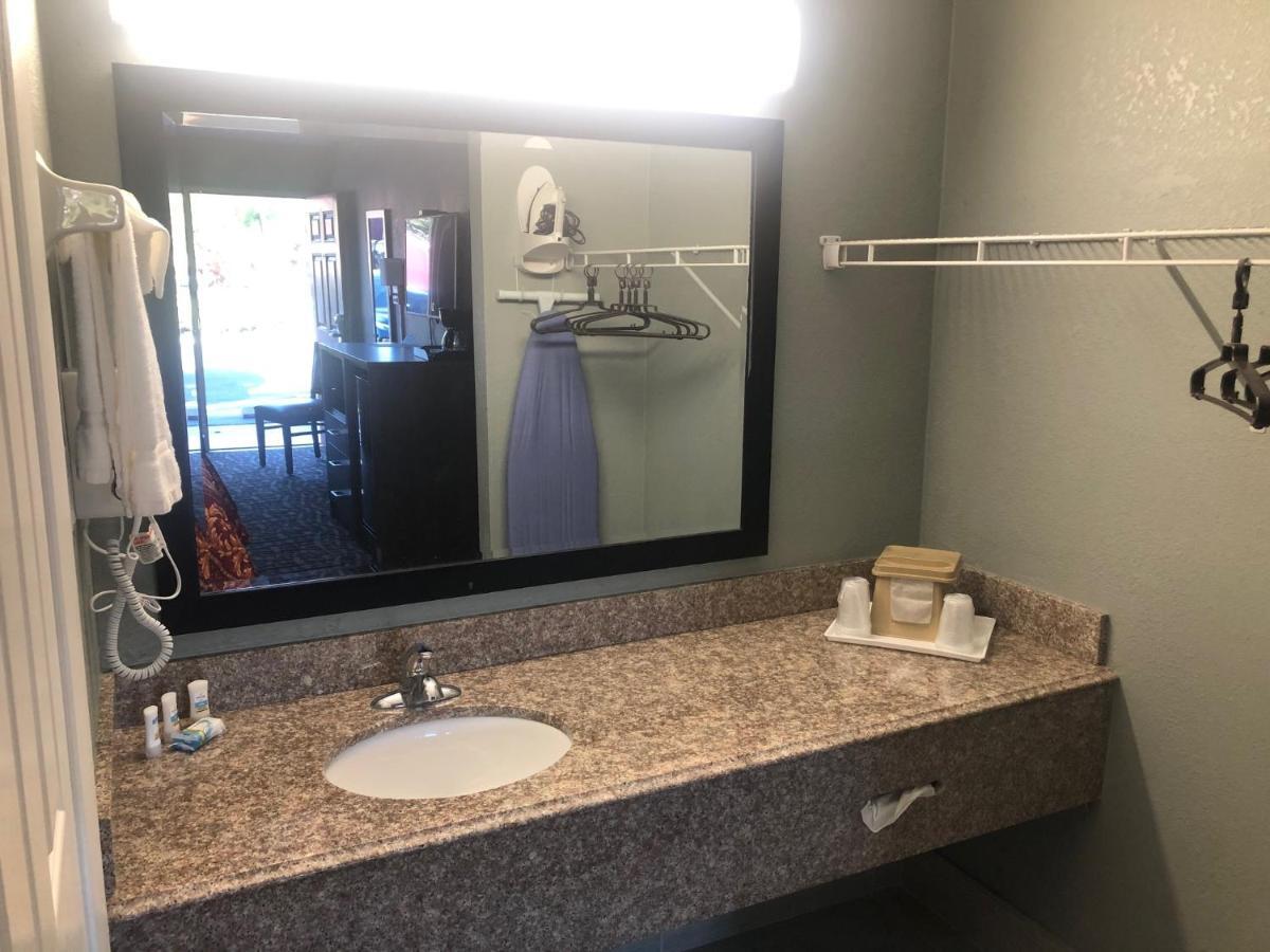 Brandon Motor Lodge Extérieur photo